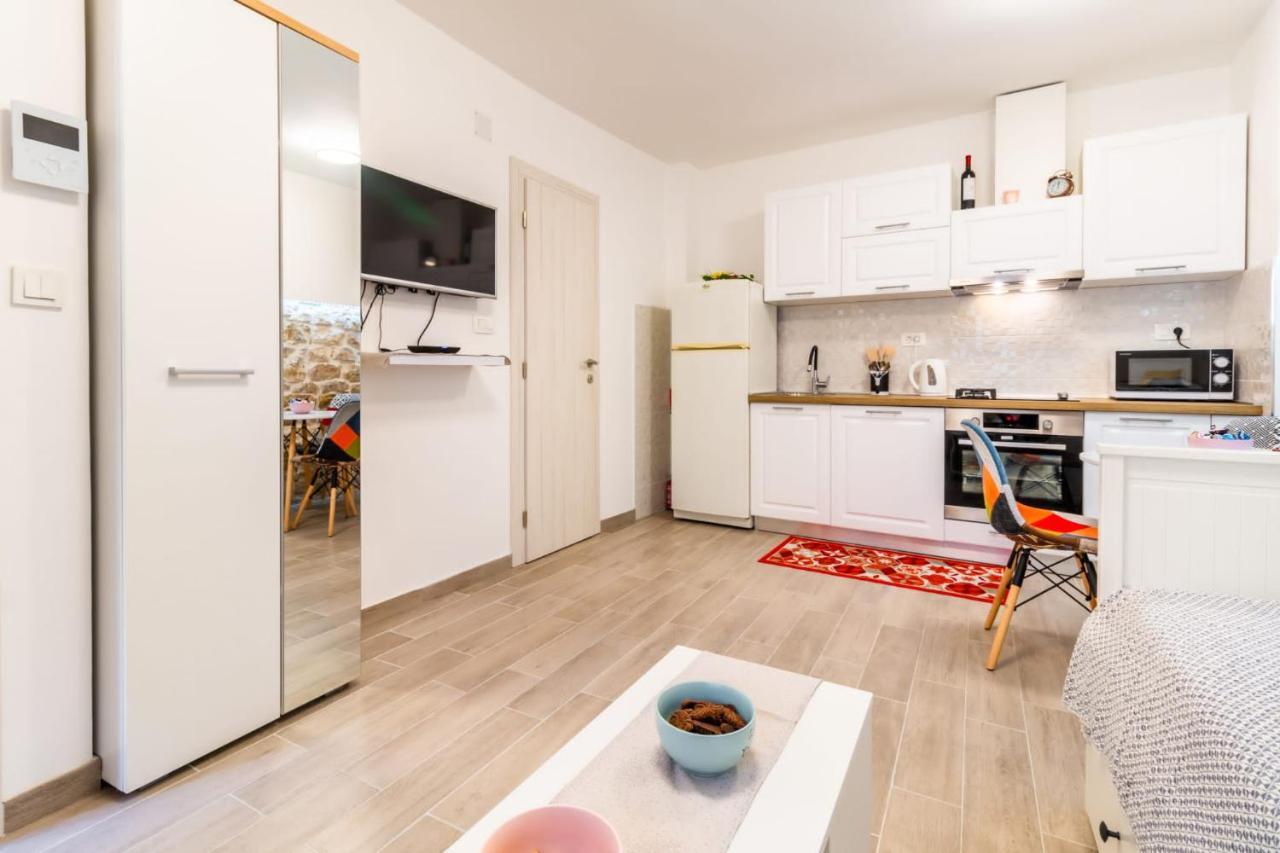 Studio Apartman Mirela Kastel Stafilic Kaštela Extérieur photo