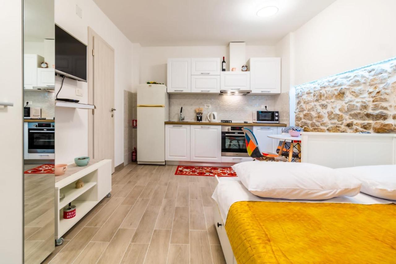 Studio Apartman Mirela Kastel Stafilic Kaštela Extérieur photo